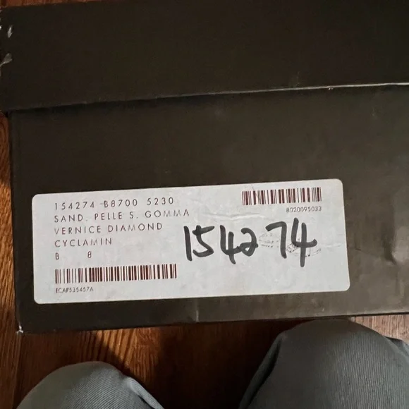 Gucci sandals size 8 - Picture 4 of 7